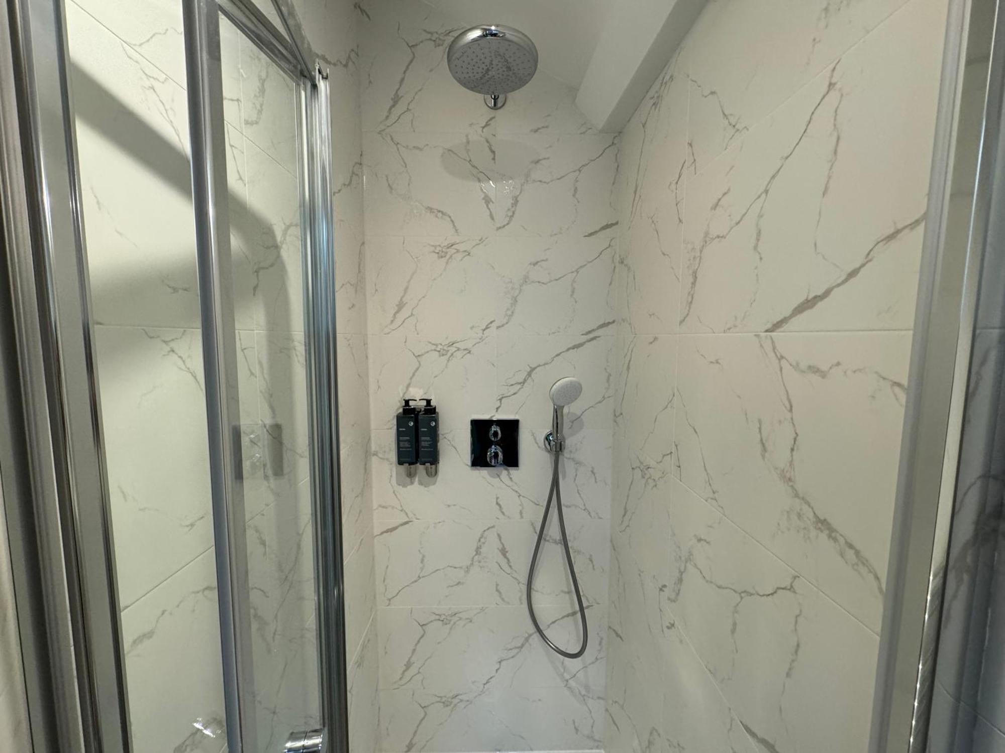 Southgate Luxury Apartments Elland 外观 照片