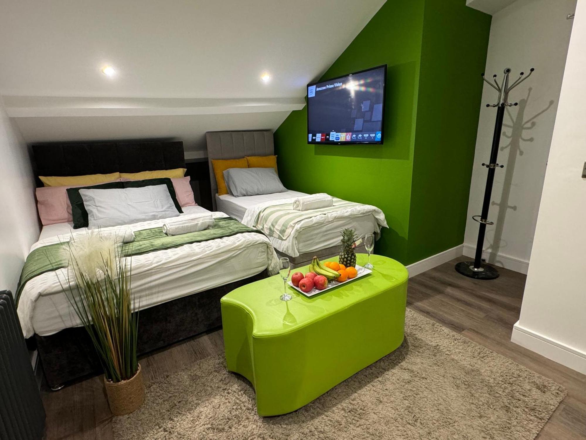 Southgate Luxury Apartments Elland 外观 照片