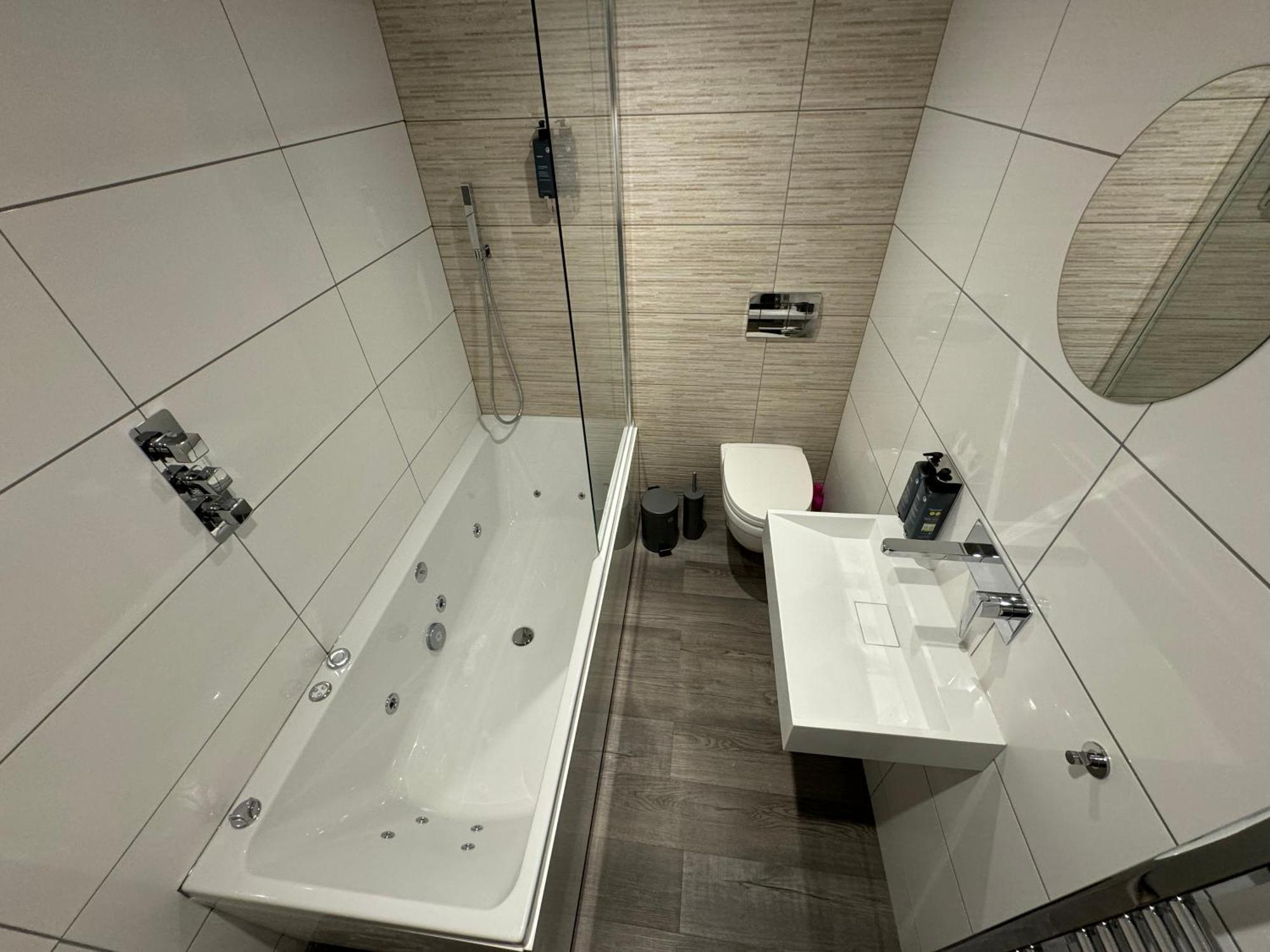 Southgate Luxury Apartments Elland 外观 照片