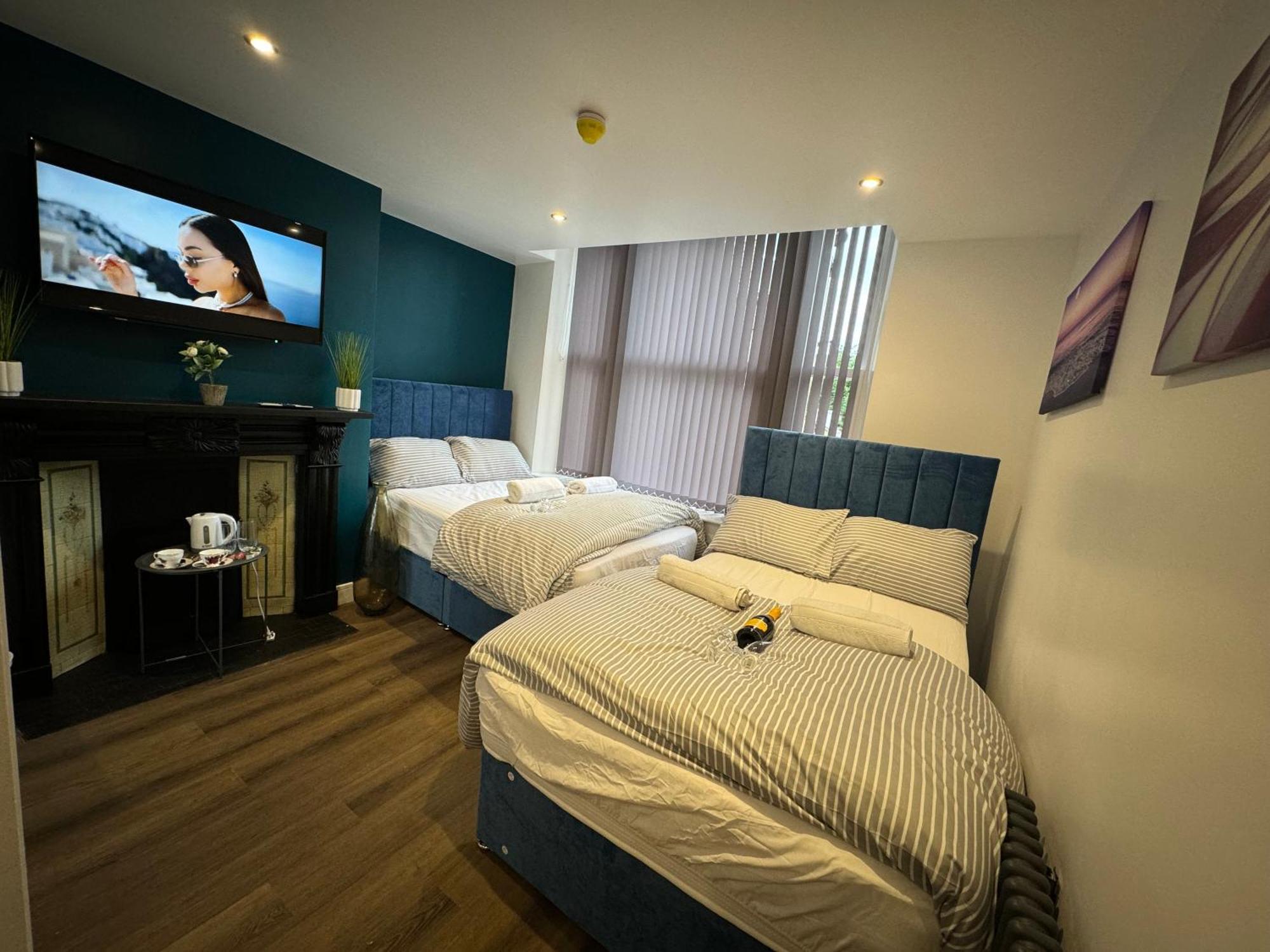 Southgate Luxury Apartments Elland 外观 照片