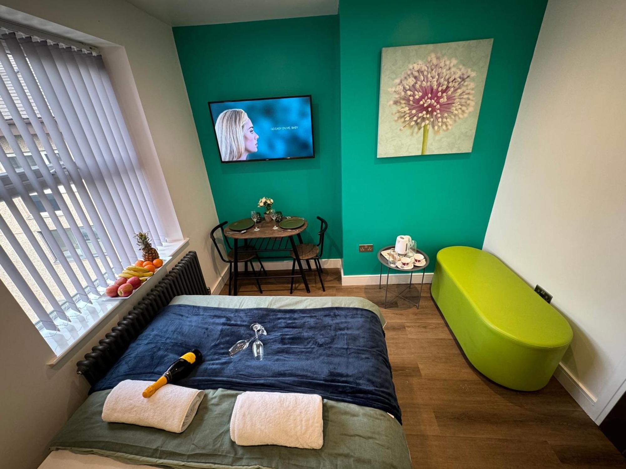 Southgate Luxury Apartments Elland 外观 照片