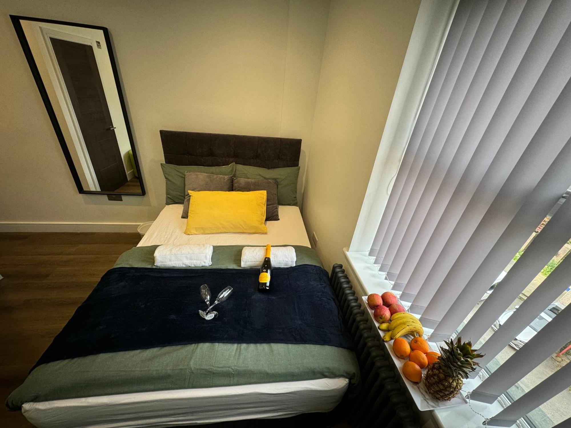 Southgate Luxury Apartments Elland 外观 照片