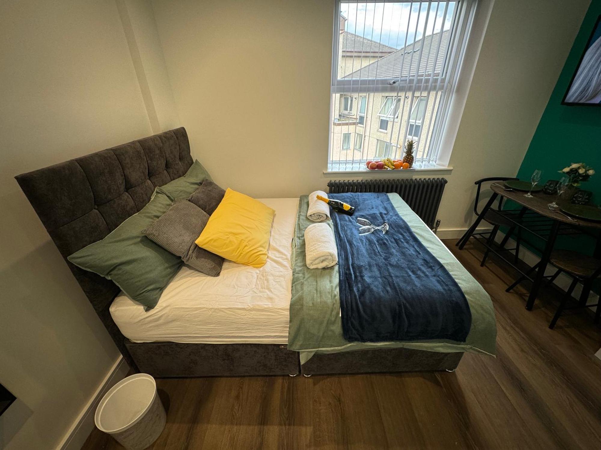 Southgate Luxury Apartments Elland 外观 照片
