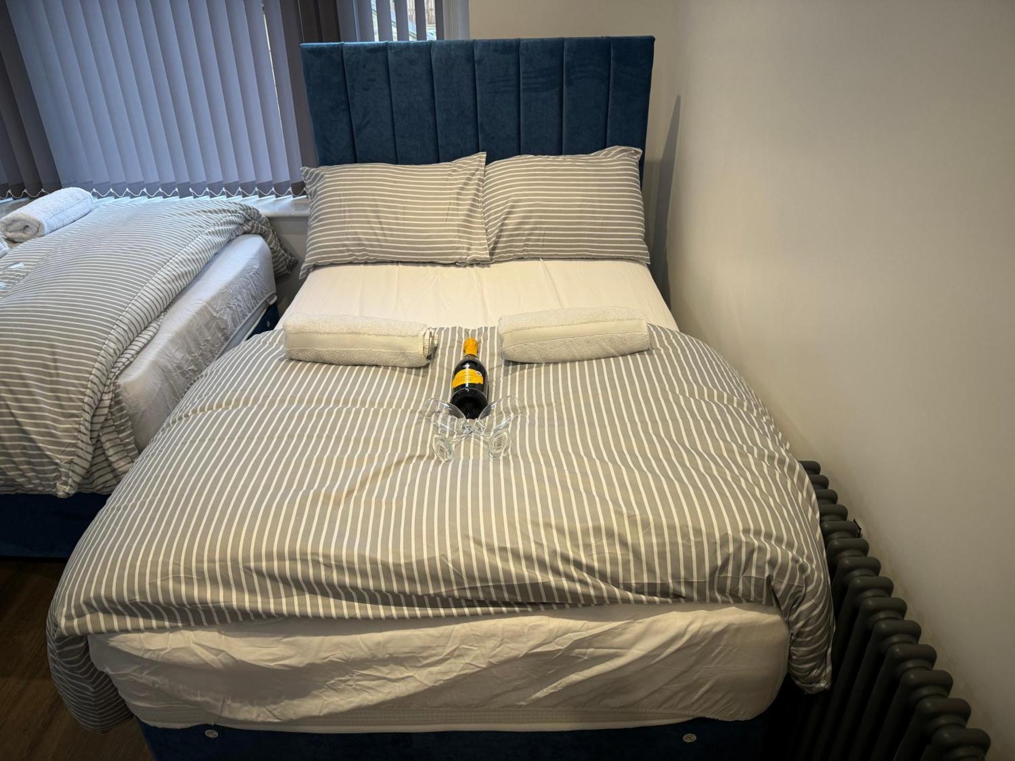 Southgate Luxury Apartments Elland 外观 照片