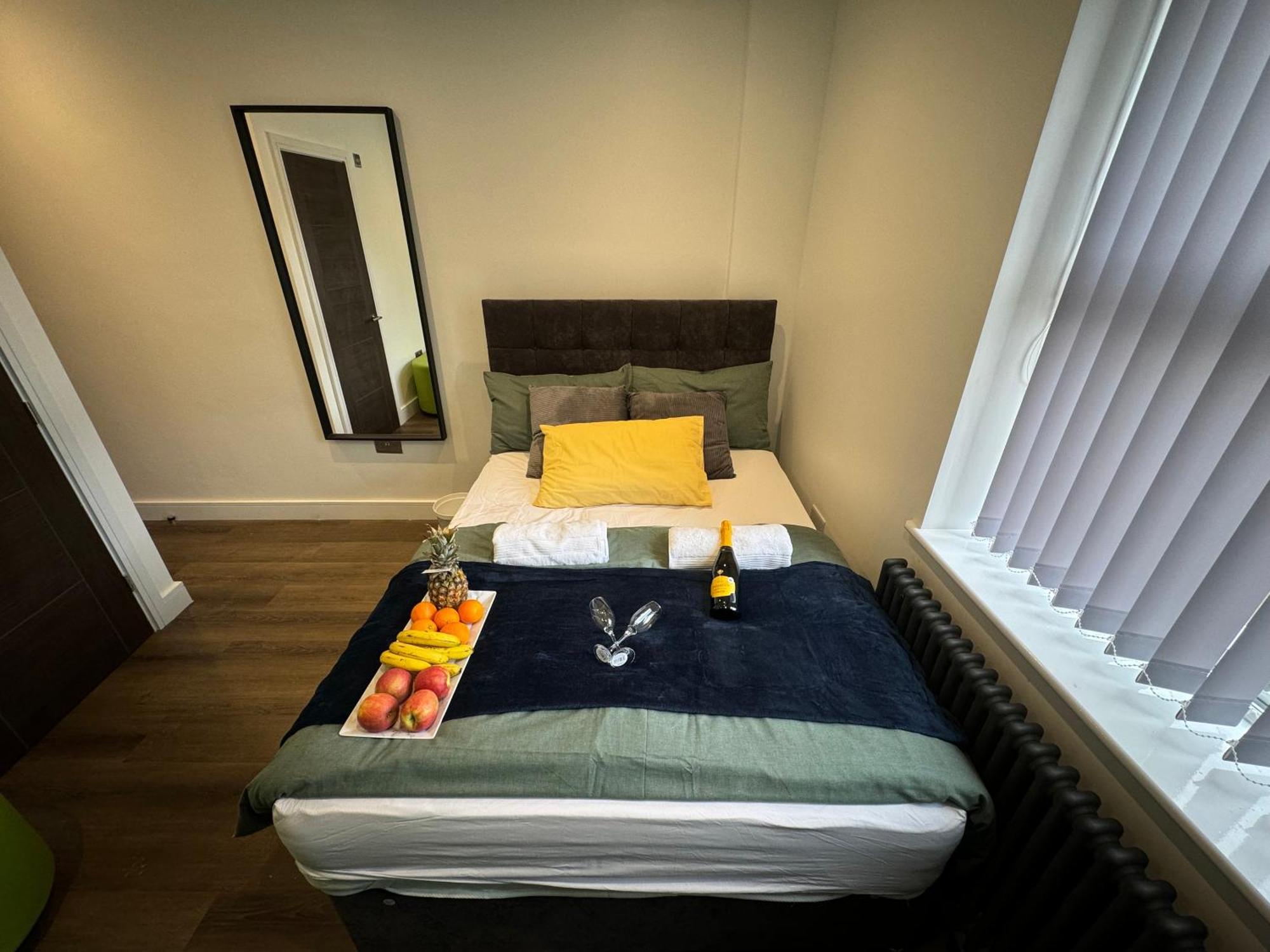 Southgate Luxury Apartments Elland 外观 照片
